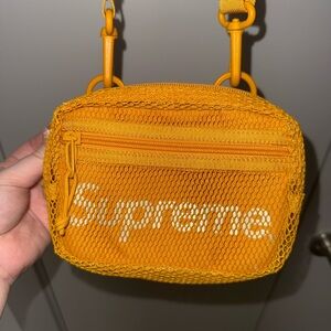 Supreme Small Shoulder Bag 'Gold'
